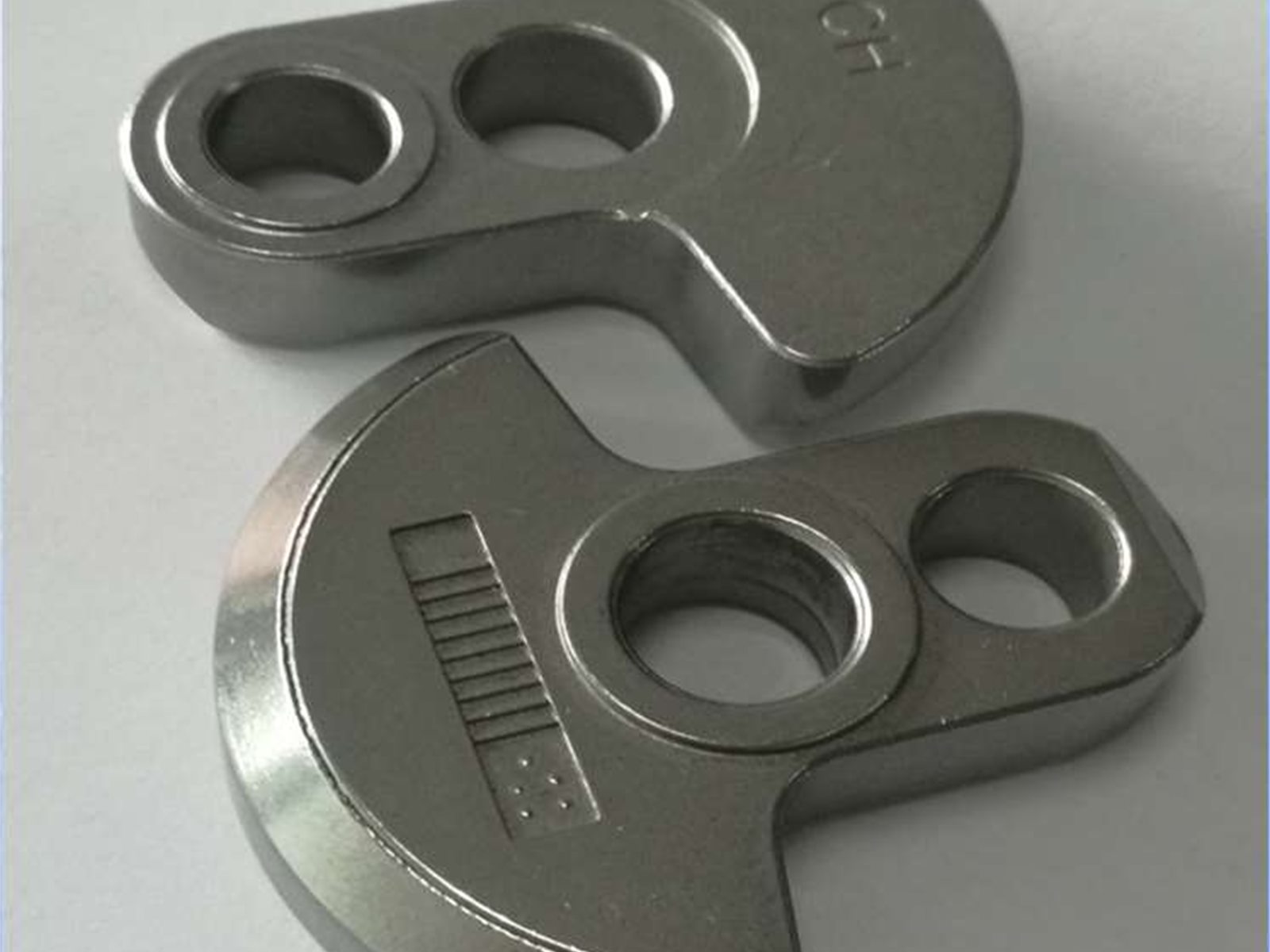 Custom powder metallurgy cams and eccentric motion parts